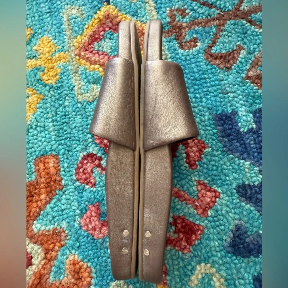 Beek Gallito Slide Sandals Leather Slip On- 9. Worn twice. EUC. Gorgeous bronze! - Picture 3 of 5